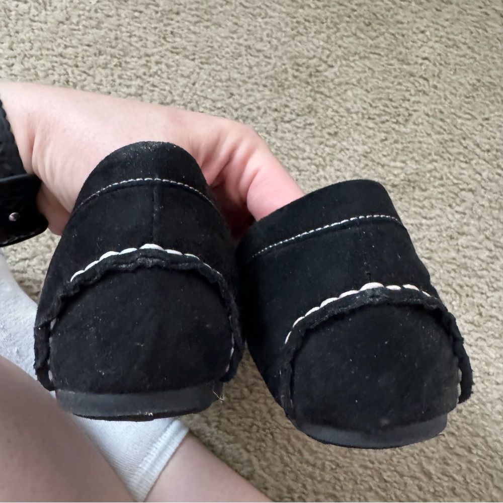 Liz Claiborne Black Loafers with Silver Accent - Picture 6 of 6